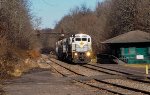 DL 3642 passes the ex-Lackawanna freight station in Moscow